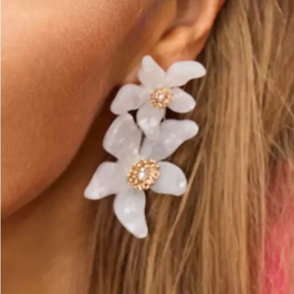 Lilly Pulitzer Jewelry - Lilly Pulitzer Plumes In Bloom Convertible Earrings nwt